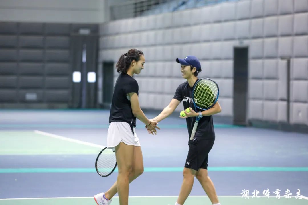 灰熊内线新星在欧锦赛展现出色状态