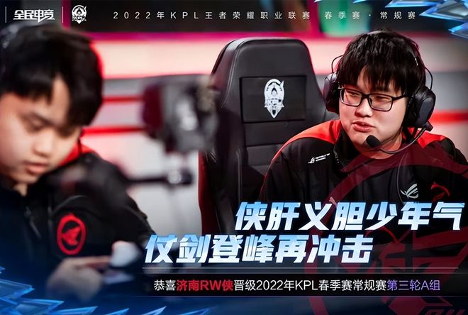 与此形成对 与此形成对